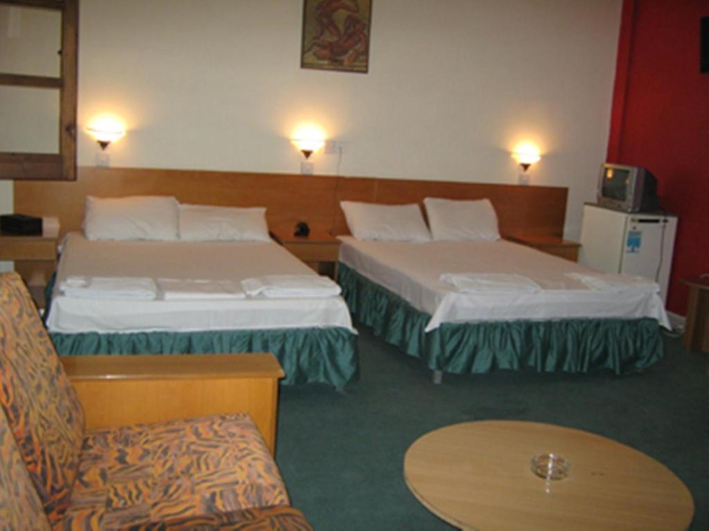 Sky Hotel Nicosia Habitación foto